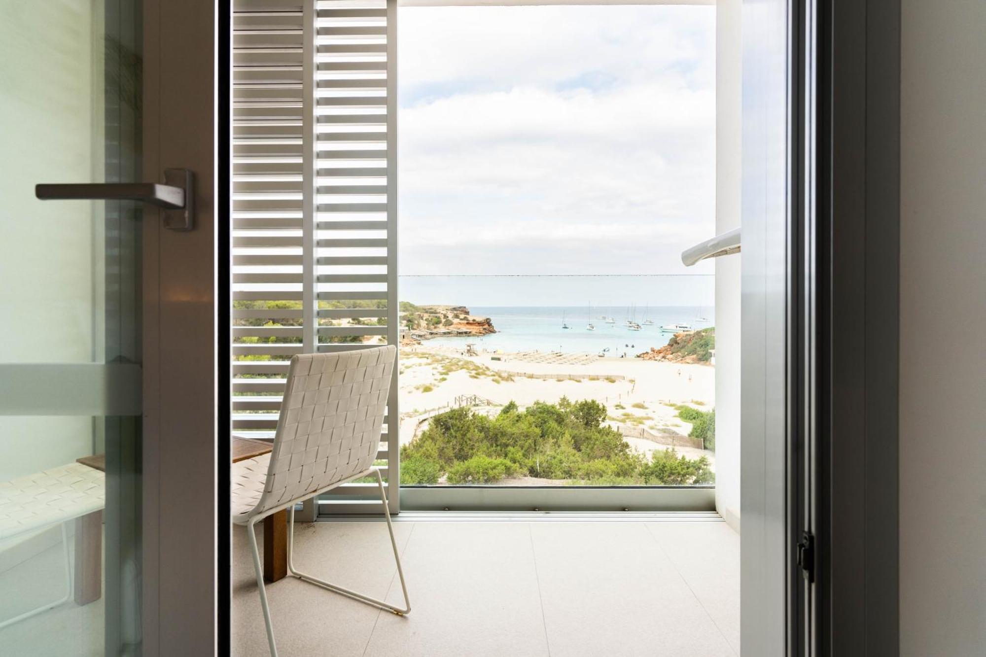 Hotel Cala Saona & Spa Bagian luar foto