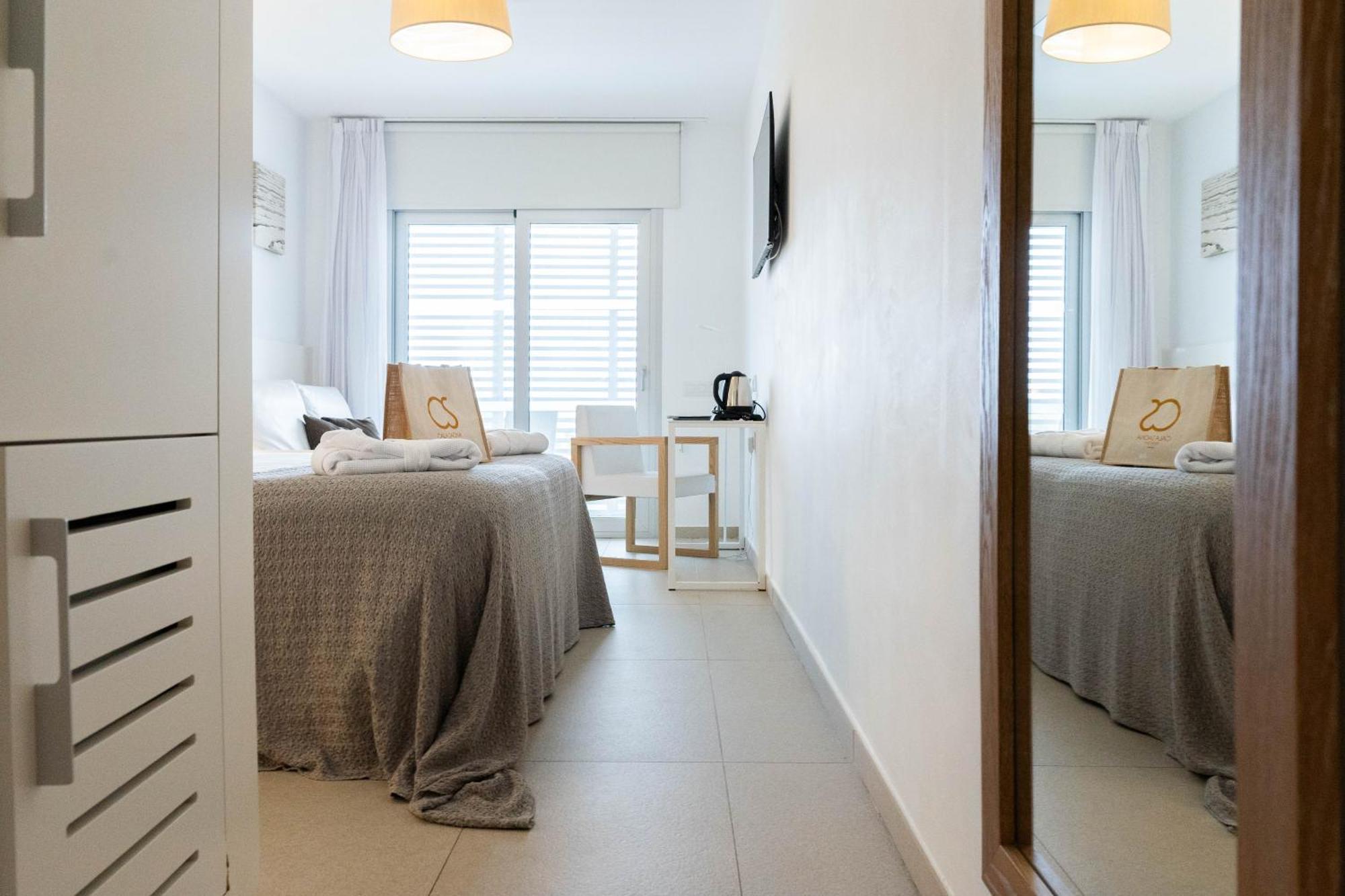 Hotel Cala Saona & Spa Bagian luar foto