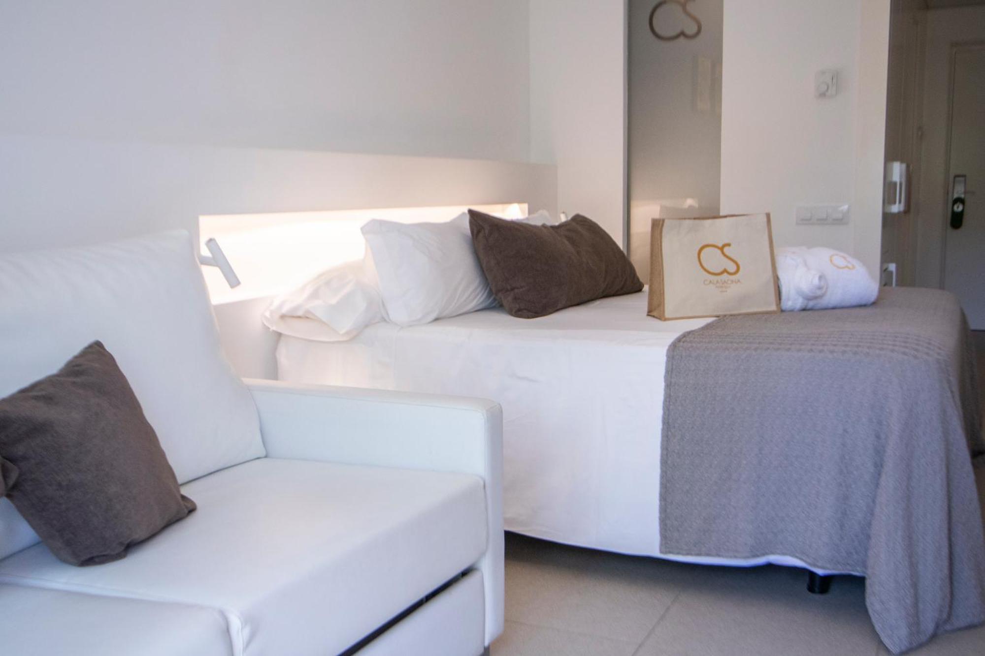 Hotel Cala Saona & Spa Bagian luar foto