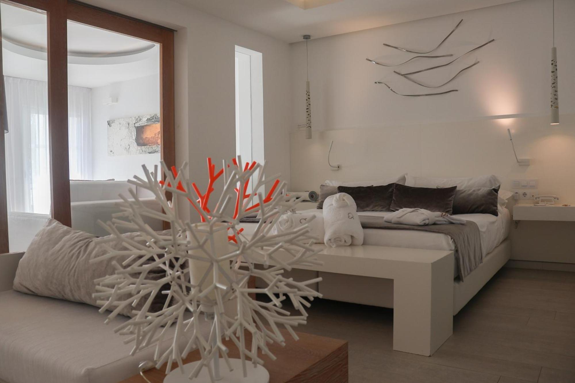 Hotel Cala Saona & Spa Bagian luar foto