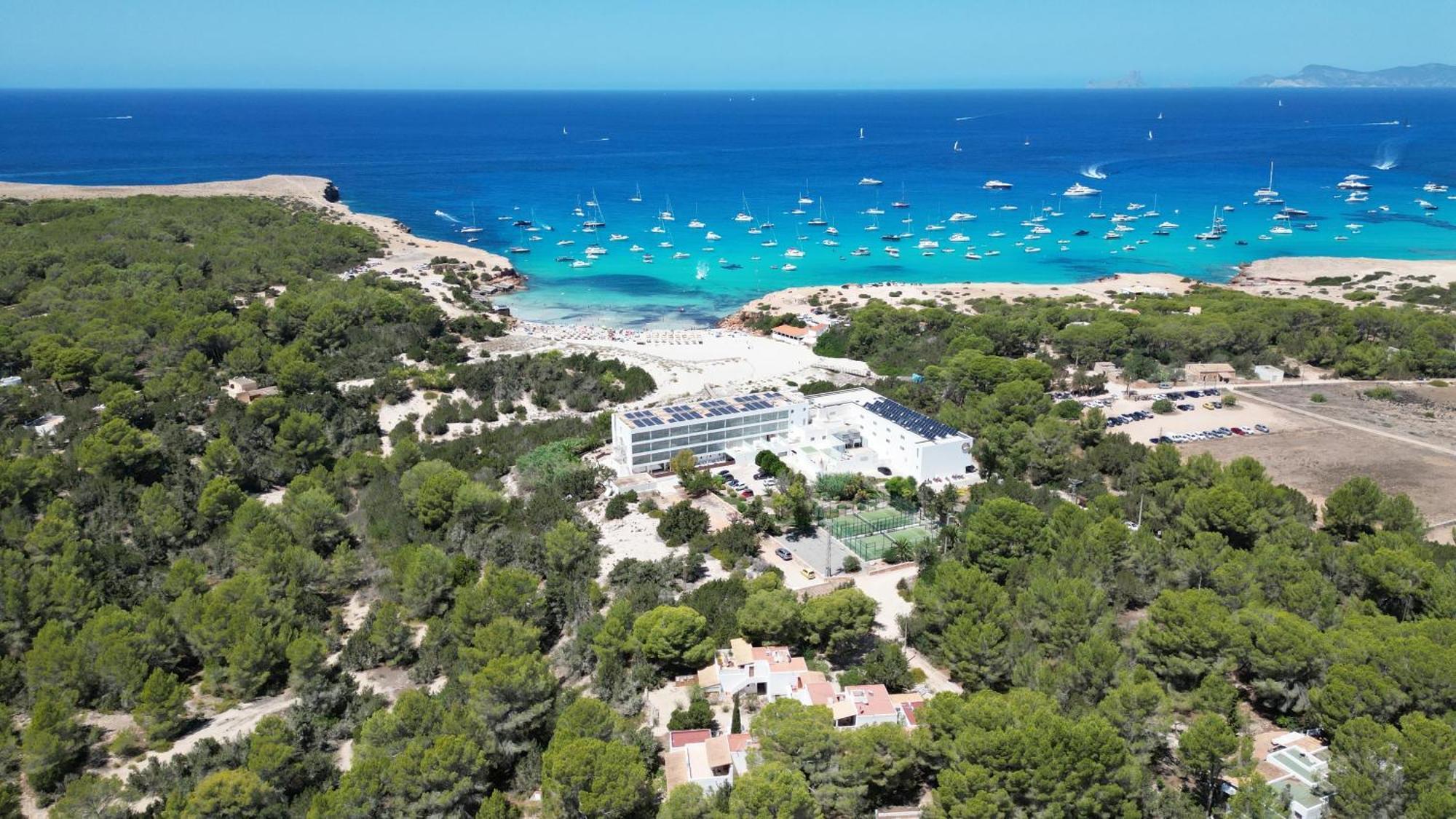 Hotel Cala Saona & Spa Bagian luar foto