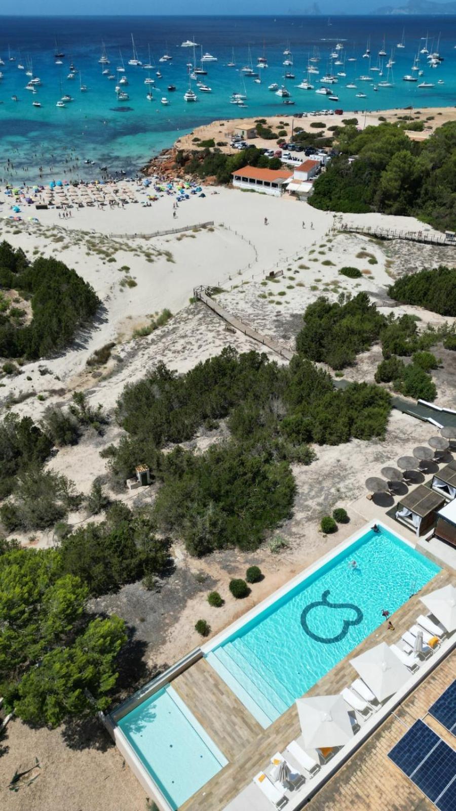 Hotel Cala Saona & Spa Bagian luar foto