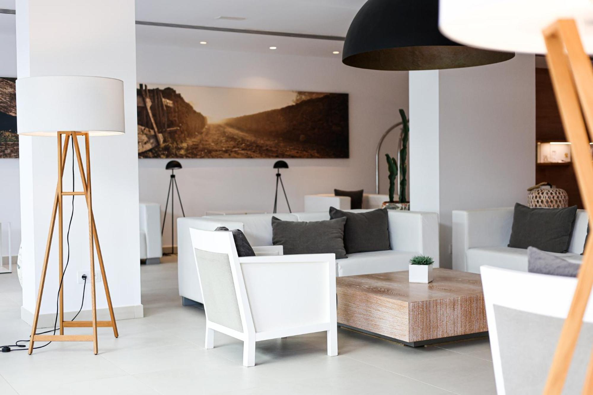 Hotel Cala Saona & Spa Bagian luar foto