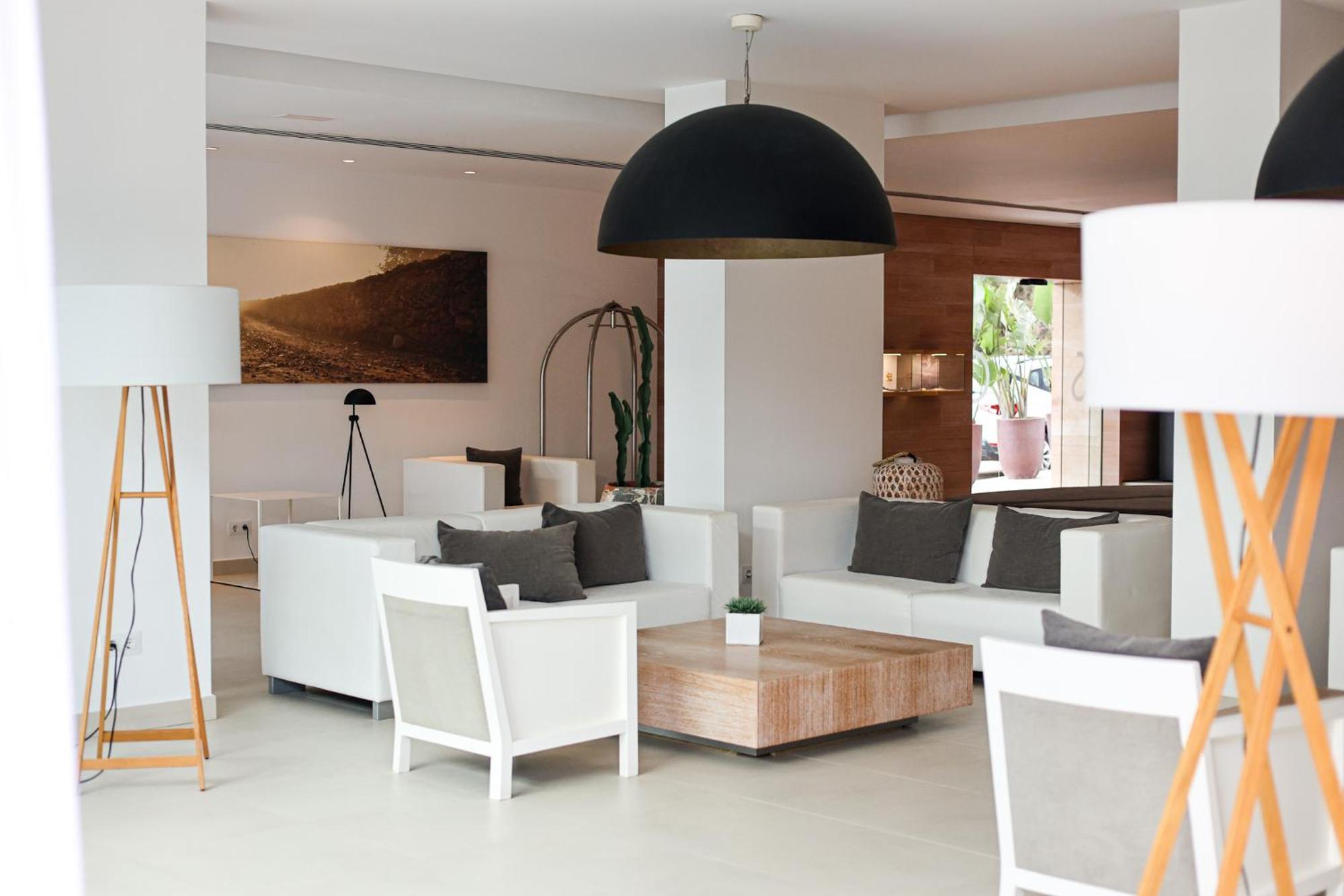 Hotel Cala Saona & Spa Bagian luar foto