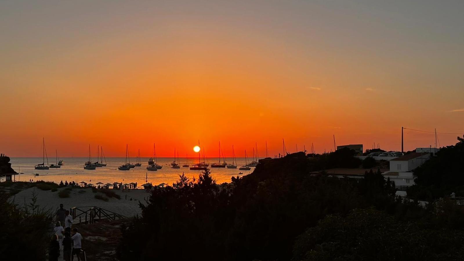 Hotel Cala Saona & Spa Bagian luar foto