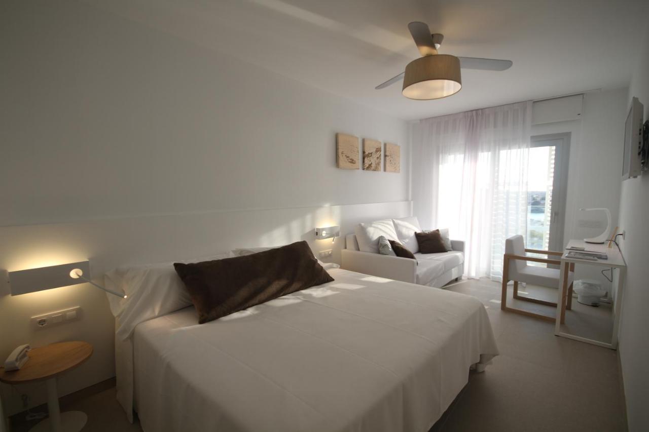 Hotel Cala Saona & Spa Bagian luar foto